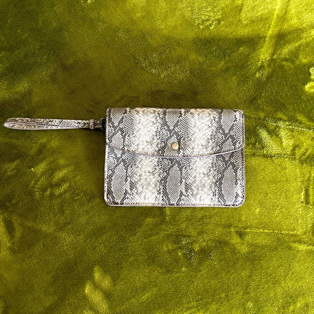 Wristlet